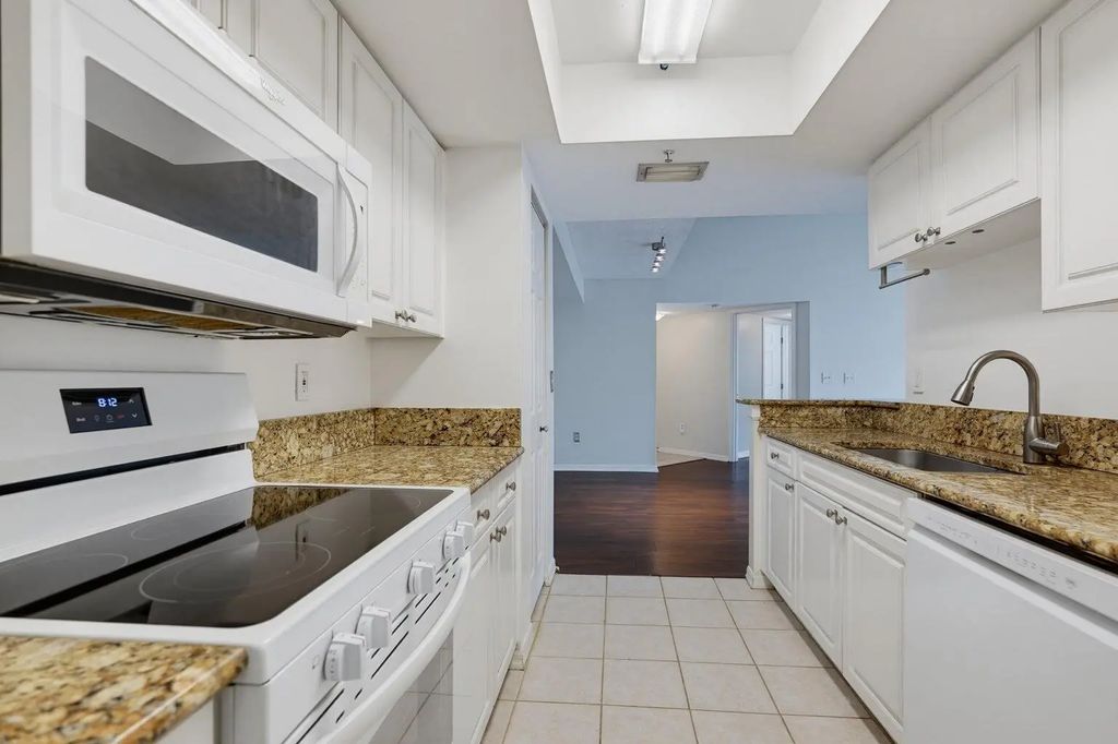 400 Crestwood Court N #417, Royal Palm Beach