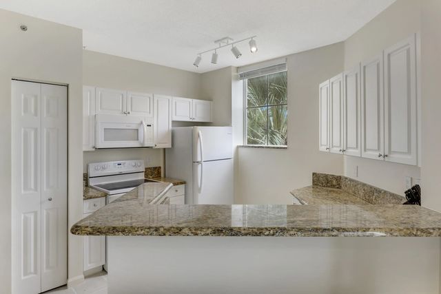 3 of 38 - 630 S Sapodilla Avenue S #411, West Palm Beach, FL