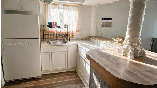4 of 11 - 2506 Acapulco Drive, Miramar, FL