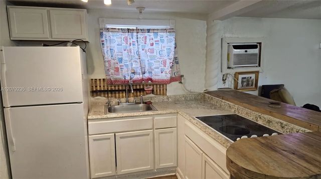 5 of 11 - 2506 Acapulco Drive, Miramar, FL