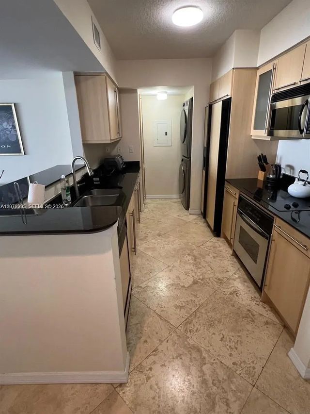 5 of 15 - 2080 S Ocean Drive #308, Hallandale Beach, FL