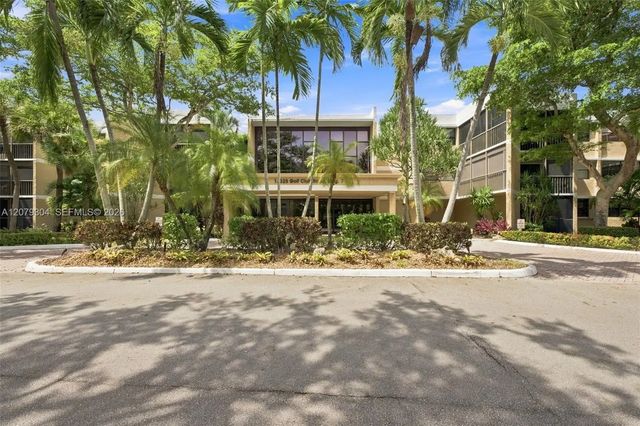 3 of 36 - 16325 Golf Club Road #104, Weston, FL