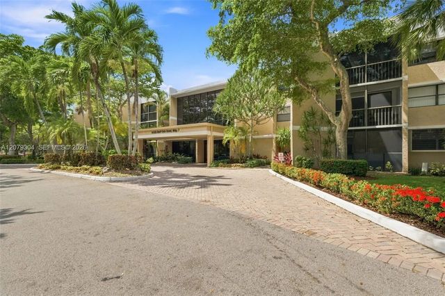 4 of 36 - 16325 Golf Club Road #104, Weston, FL