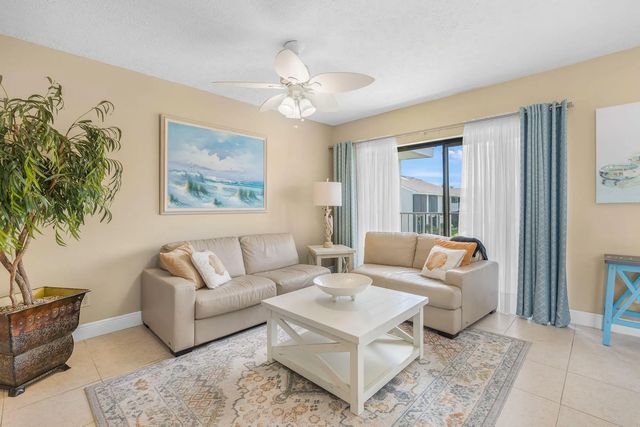5 of 29 - 3209 S Lakeview Circle #8202, Hutchinson Island, FL