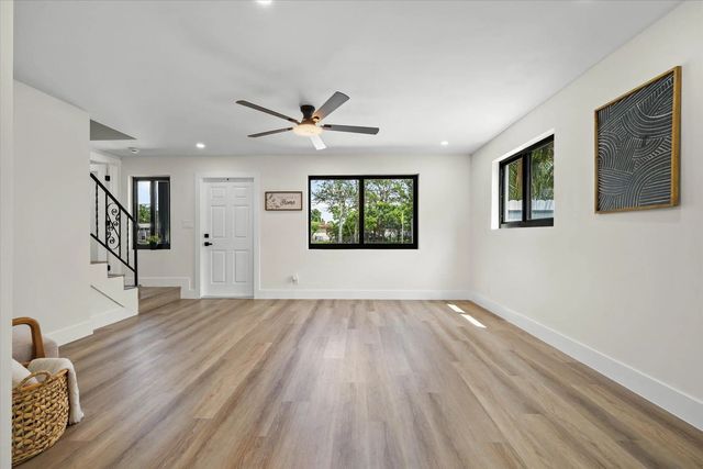 4 of 39 - 5834 Forest Hill Boulevard, West Palm Beach, FL