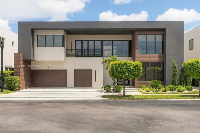 4 of 56 - 7423 Nw 102th Court, Doral, FL