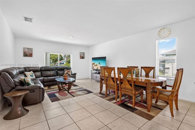 4 of 36 - 2098 Sw Burlington Street, Port St. Lucie, FL