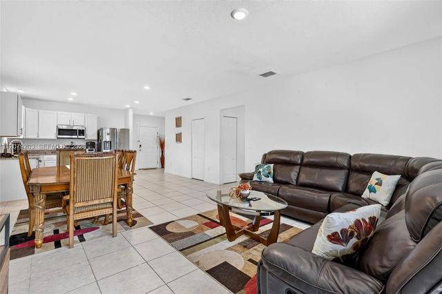 5 of 36 - 2098 Sw Burlington Street, Port St. Lucie, FL