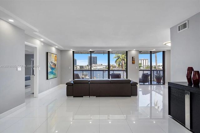 200 Golden Isles Drive #206, Hallandale Beach