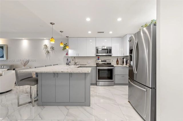 2 of 29 - 2855 Leonard Drive #h605, Aventura, FL