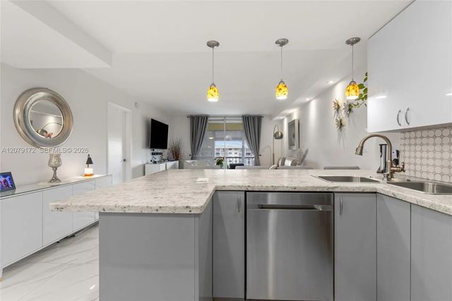 4 of 29 - 2855 Leonard Drive #h605, Aventura, FL
