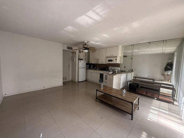 4 of 22 - 901 N Birch Road #7d, Fort Lauderdale, FL