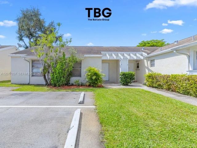 886 Ne 214th Lane #4, Miami