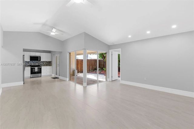 3 of 20 - 886 Ne 214th Lane #4, Miami, FL