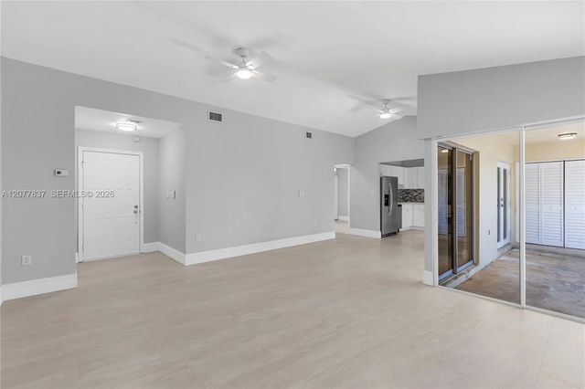 4 of 20 - 886 Ne 214th Lane #4, Miami, FL