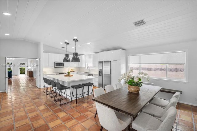 5 of 43 - 1015 Se 11th Court, Fort Lauderdale, FL