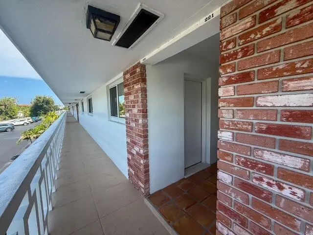 331 Tequesta Drive #220, Tequesta