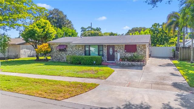 311 Sw 70th Terrace, Pembroke Pines
