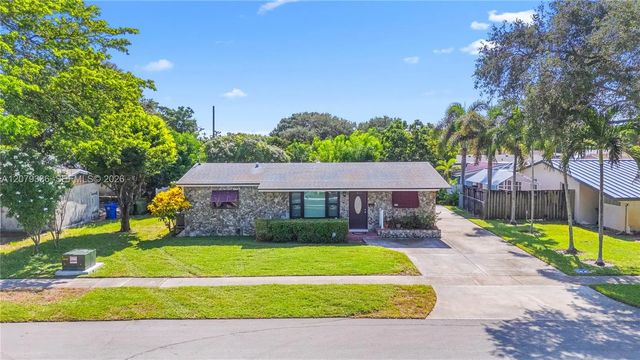 2 of 31 - 311 Sw 70th Terrace, Pembroke Pines, FL