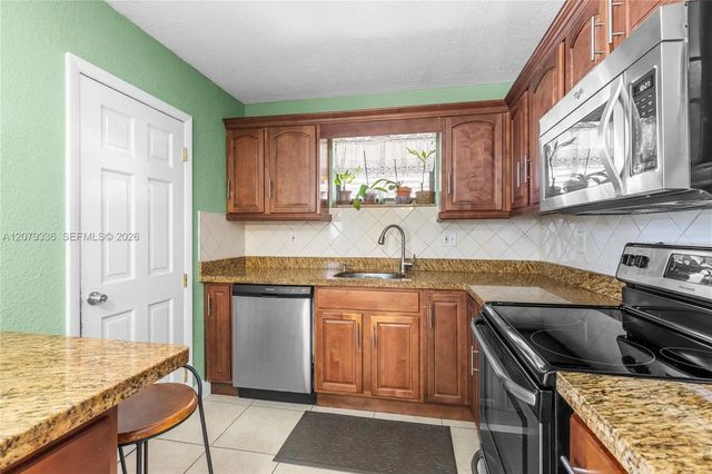 4 of 31 - 311 Sw 70th Terrace, Pembroke Pines, FL