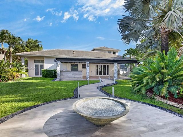 1371 Victoria Isle Drive, Weston