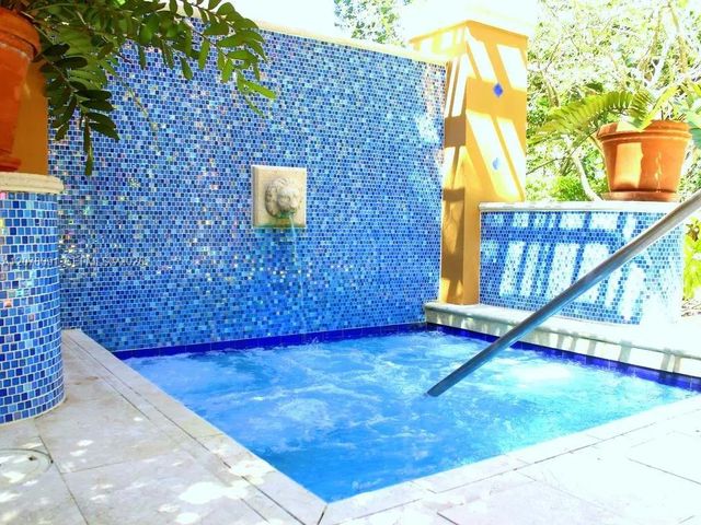 19901 E Country Club Drive #2405, Aventura