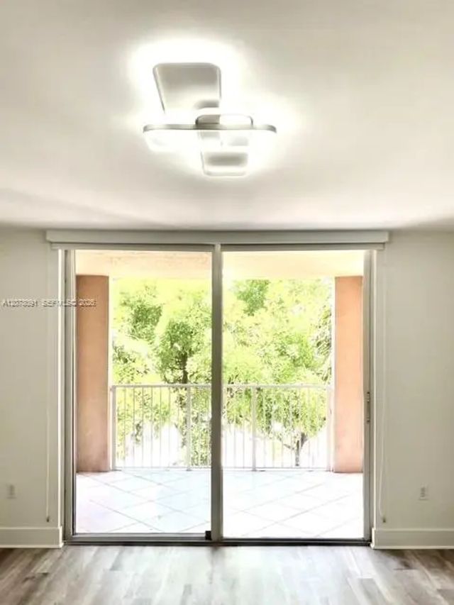2 of 42 - 19901 E Country Club Drive #2405, Aventura, FL