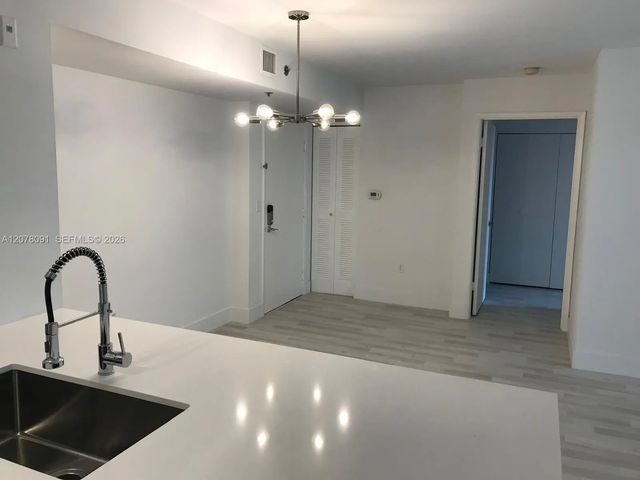 4 of 42 - 19901 E Country Club Drive #2405, Aventura, FL