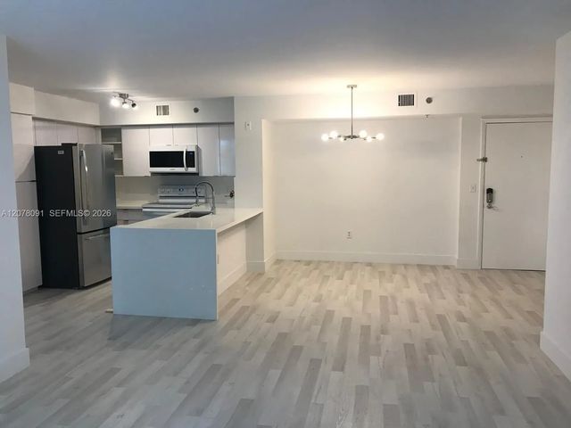 5 of 42 - 19901 E Country Club Drive #2405, Aventura, FL