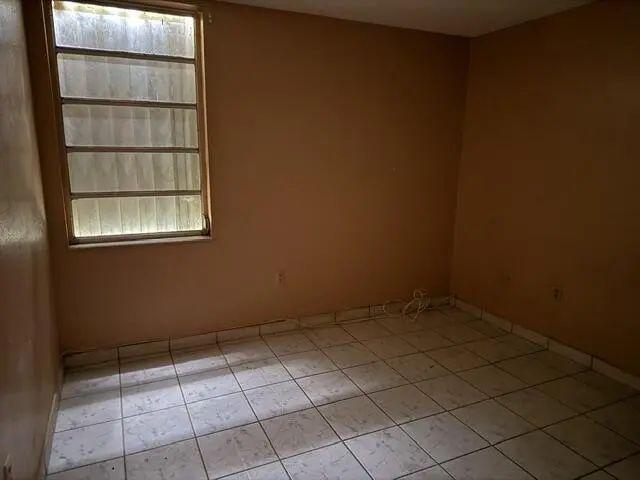 5 of 10 - 1900 W 68th Street #d101, Hialeah, FL
