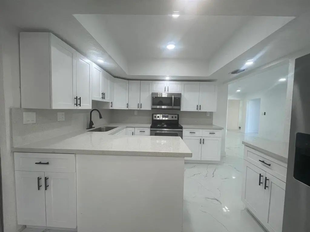 3290 Nw 39th Street, Lauderdale Lakes