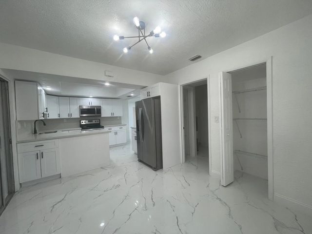 2 of 13 - 3290 Nw 39th Street, Lauderdale Lakes, FL