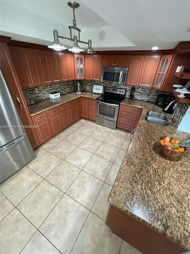 5 of 22 - 4825 Sw 149th Court #18b, Miami, FL
