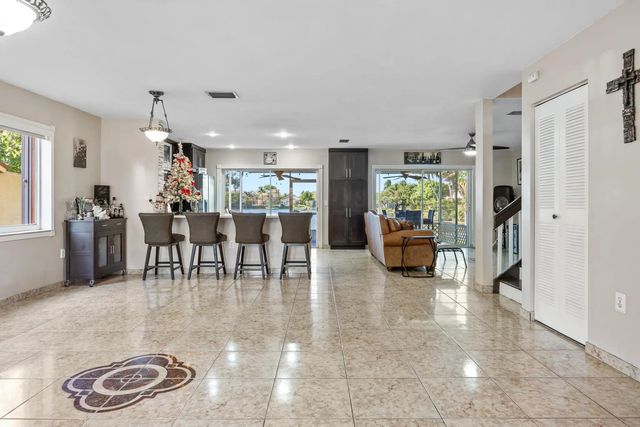 5 of 42 - 940 Sw 96th Avenue, Pembroke Pines, FL