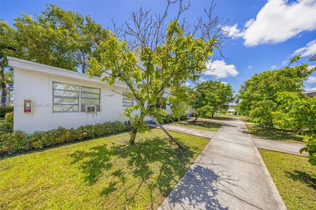 2 of 22 - 3740 W Hallandale Beach Boulevard, Hollywood, FL
