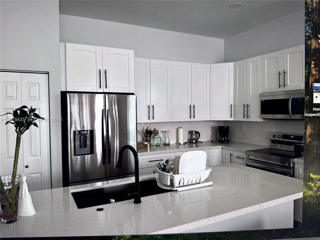 4 of 5 - 200 N 66th Avenue, Hollywood, FL