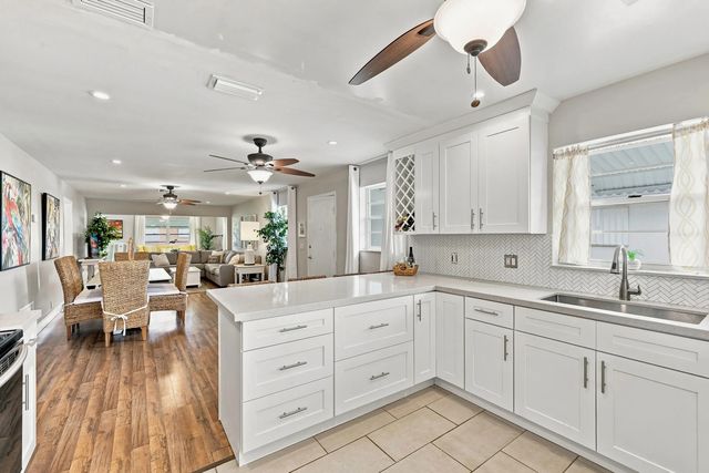 4 of 30 - 435 Bluebird Lane, Delray Beach, FL