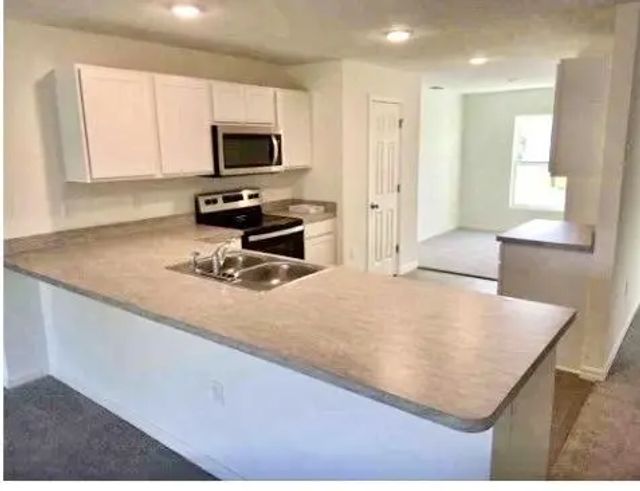 4 of 11 - 781 Sw Dorchester Street, Port St. Lucie, FL