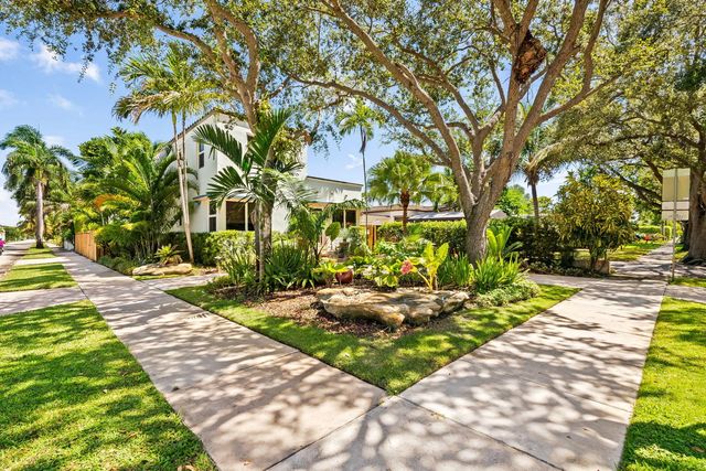 3 of 30 - 1555 Monroe Street, Hollywood, FL