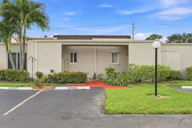 3 of 40 - 2538 Boundbrook Drive S #137, West Palm Beach, FL