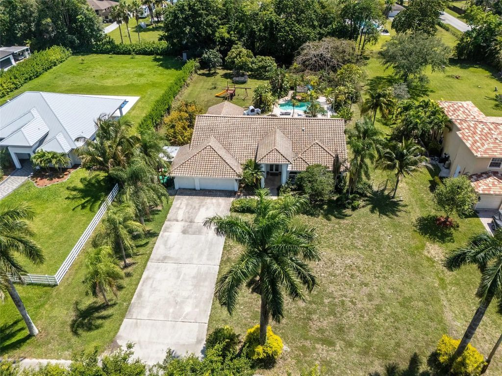 14463 Sw 16th Court, Davie