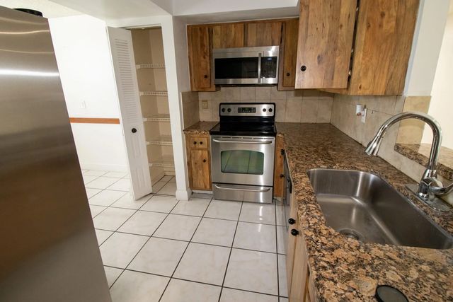 3 of 16 - 1040 Nw 80th Avenue #203, Margate, FL