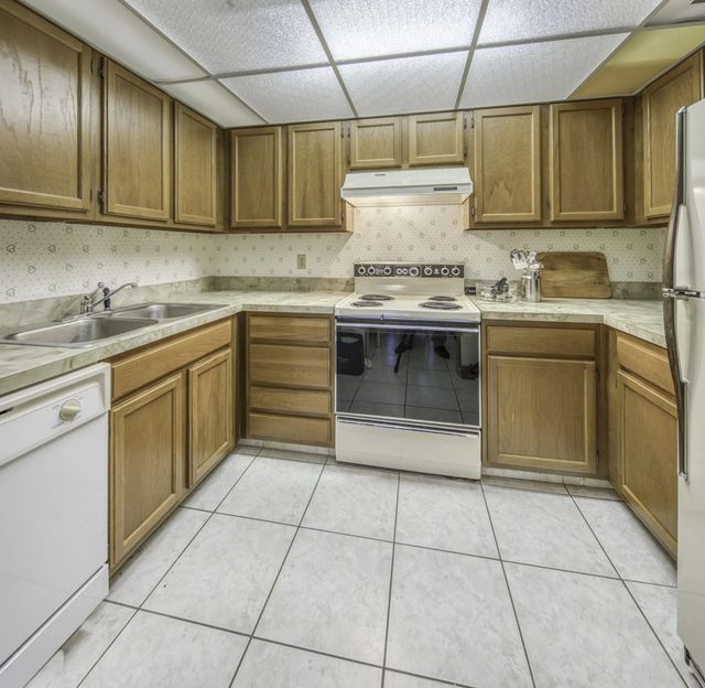 5 of 13 - 815 Andrew Redding Road #302, Lantana, FL