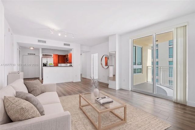 7350 Sw 89th Street #706s, Miami
