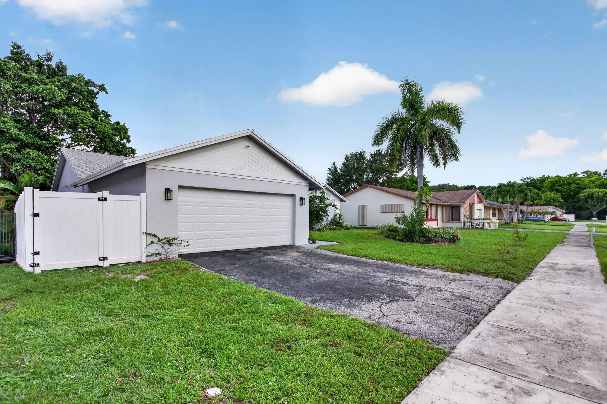 4950 Sw 11th Circle, Margate
