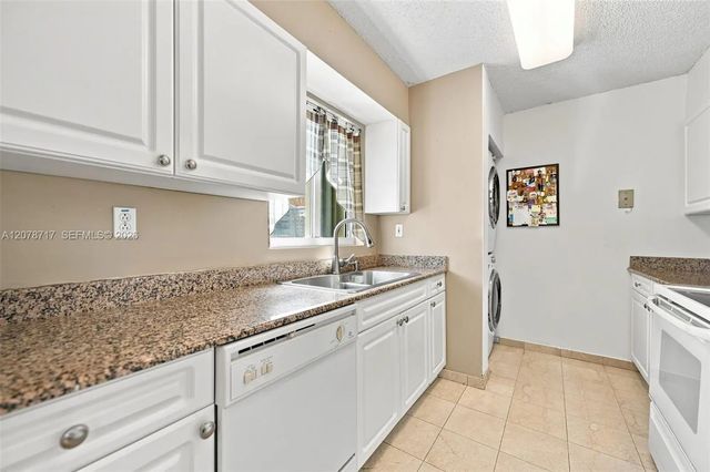 5 of 25 - 5900 Collins Avenue #1006, Miami Beach, FL