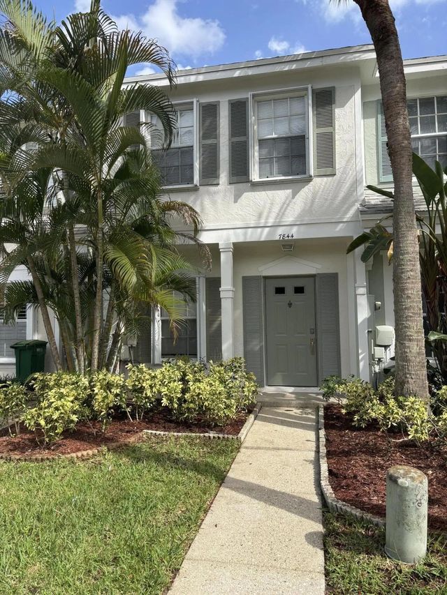 7844 Dixie Beach Circle, Tamarac