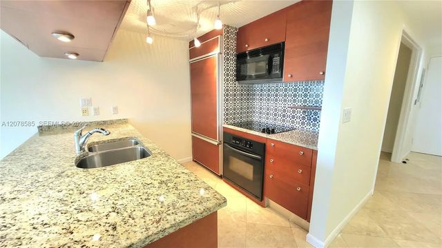 4 of 42 - 1850 S Ocean Drive #909, Hallandale Beach, FL