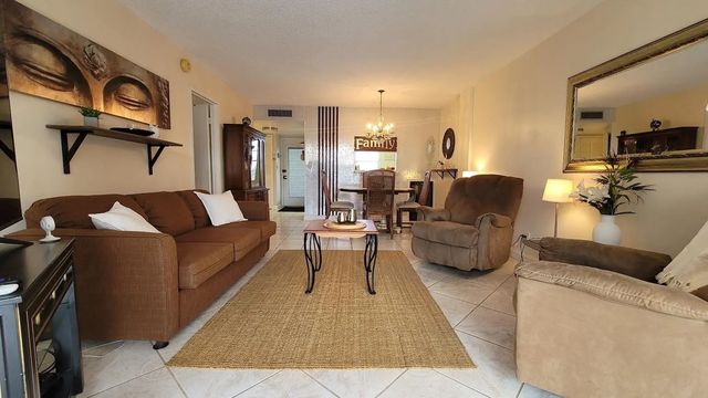 2901 Nw 48th Avenue #461, Lauderdale Lakes
