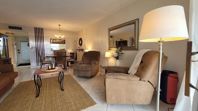 5 of 18 - 2901 Nw 48th Avenue #461, Lauderdale Lakes, FL